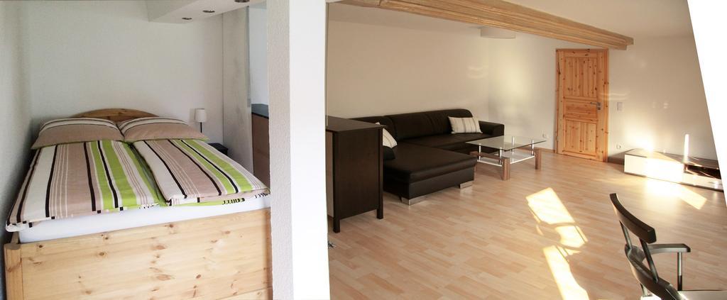 3 Seiten Ferienwohnung Jena Room photo